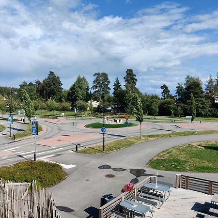 Luxury Villa 130 M2 Centrally Katrineholm Zewnętrze zdjęcie